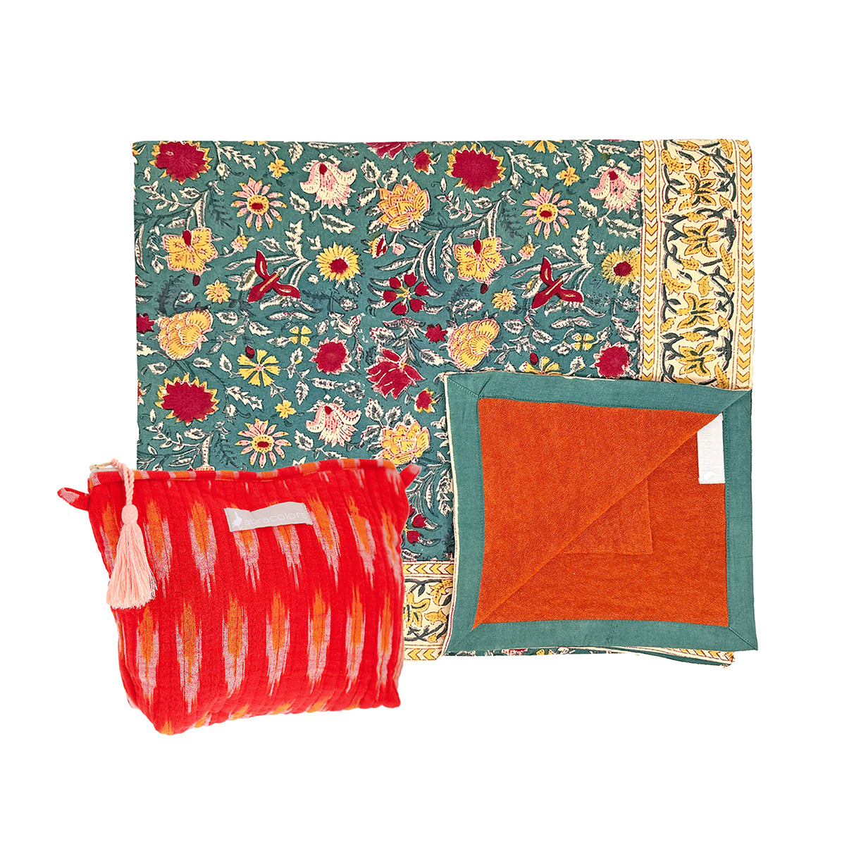 Toalla flores verde y bolsita ikat coral