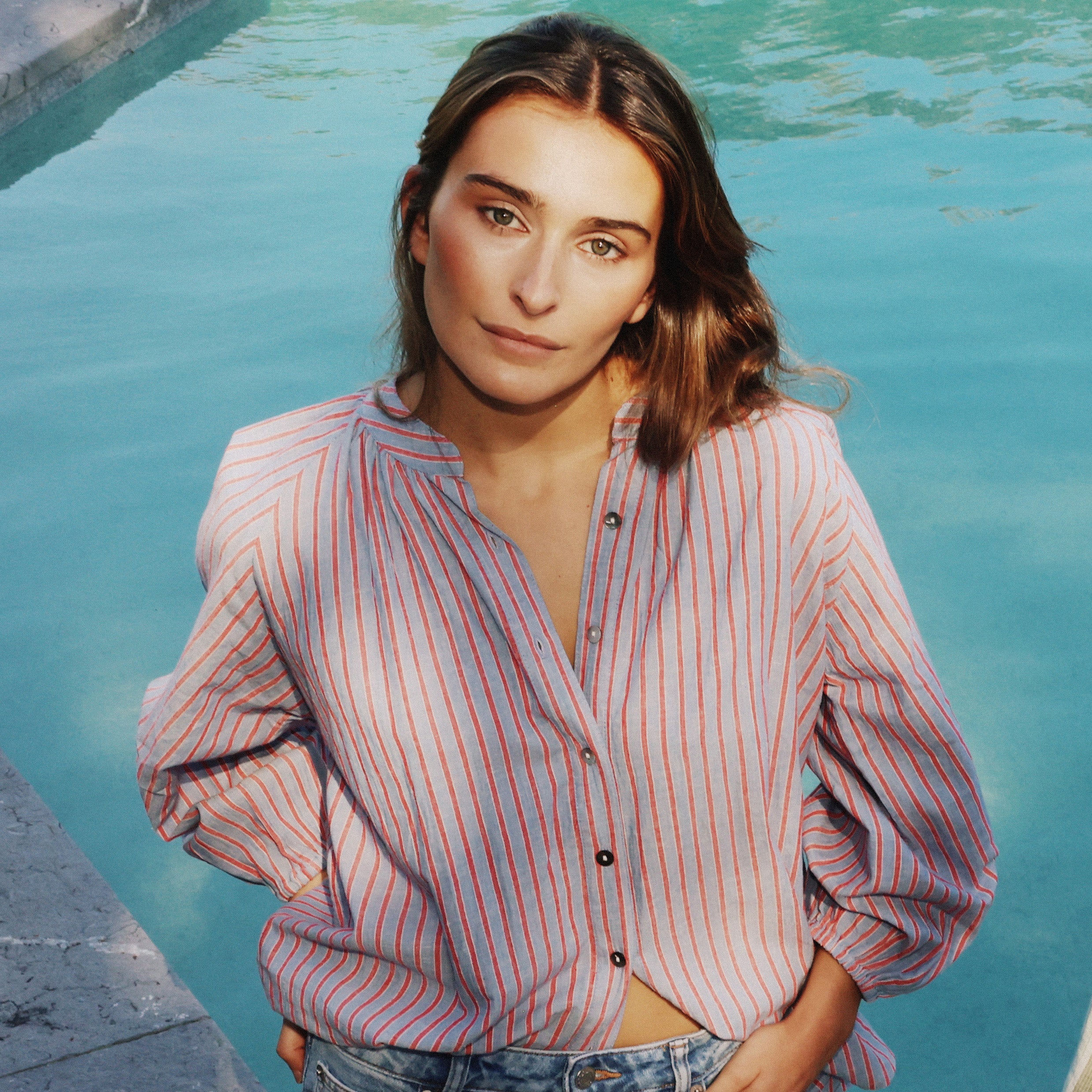 Camisa rayas azul y roja